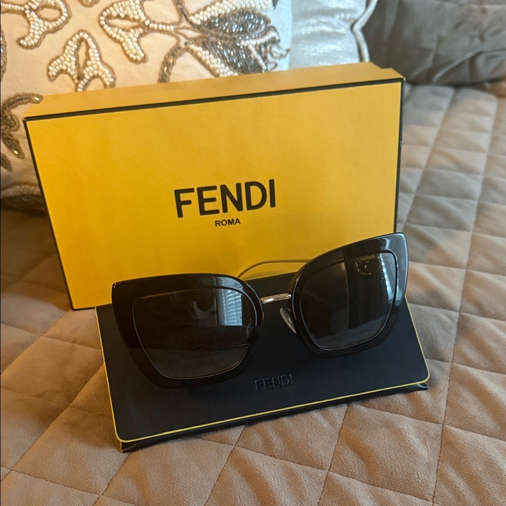 Fendi Elegant Black Sunglasses for Women